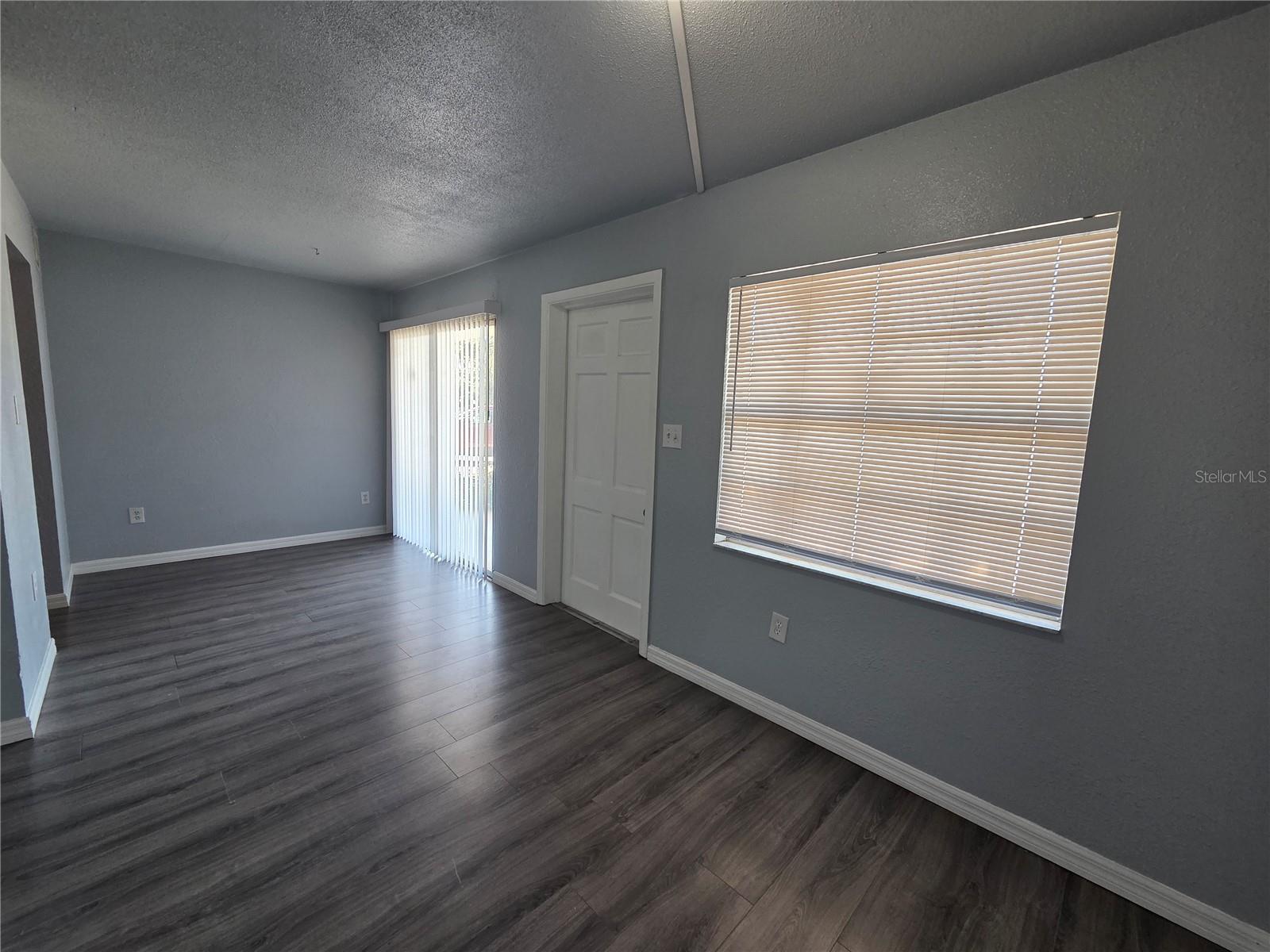 Image 5 of 19 For 706 Dixie Avenue 14