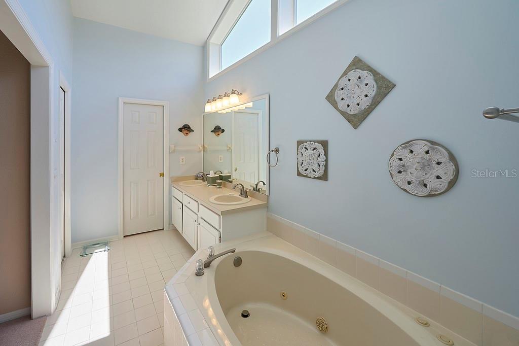 Image 15 of 32 For 325 Tersas Court