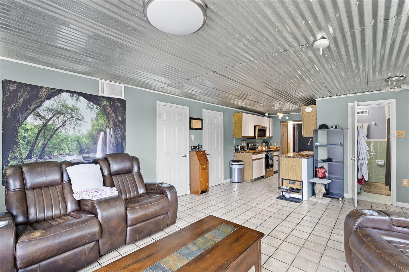 Image 6 of 28 For 17016 Hillcrest View Drive