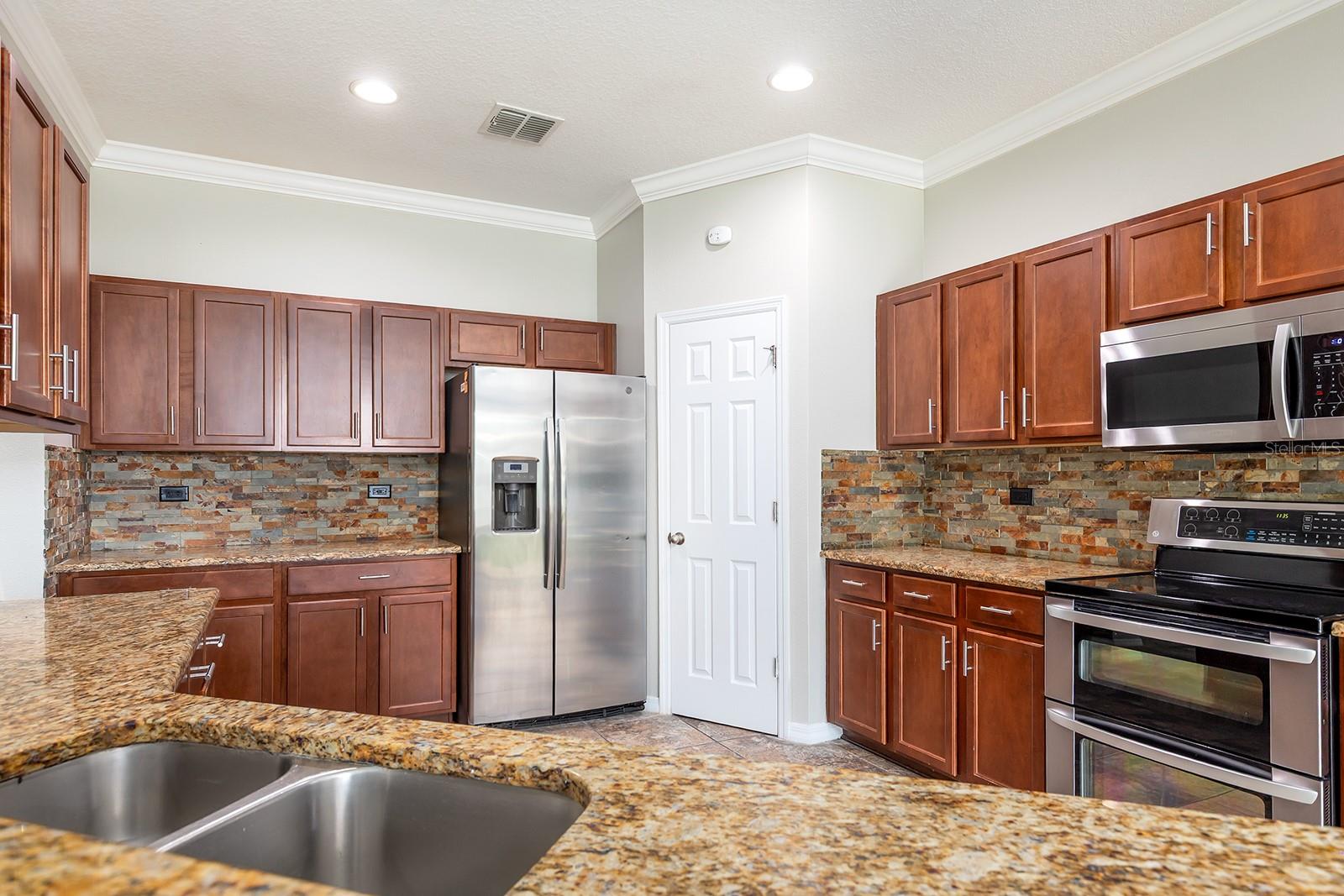 Image 13 of 61 For 15505 Belle Meade Drive