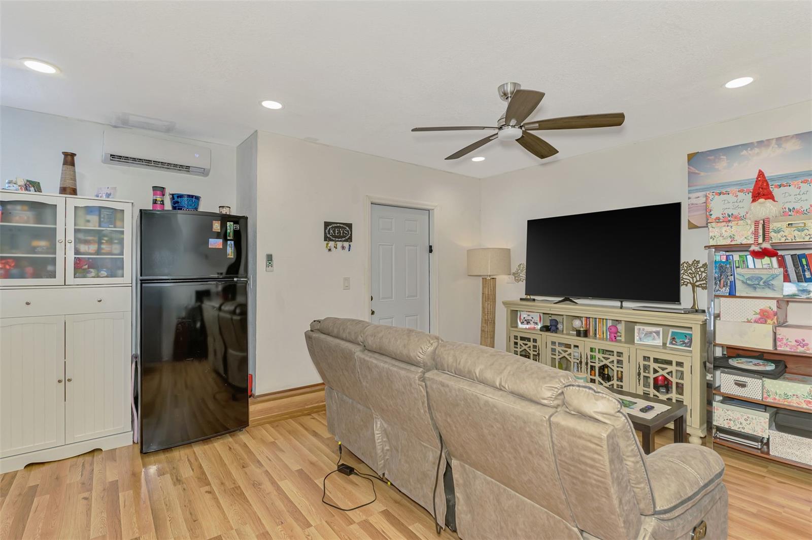 Image 16 of 66 For 5864 Viola Road