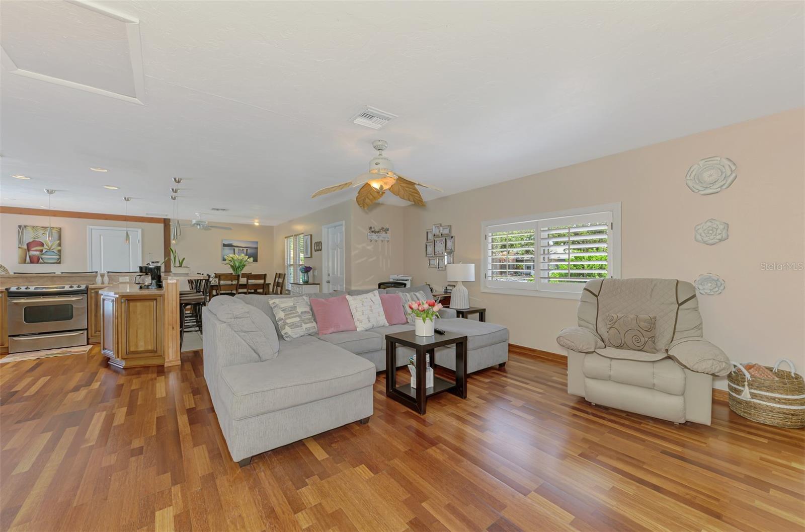Image 18 of 66 For 5864 Viola Road