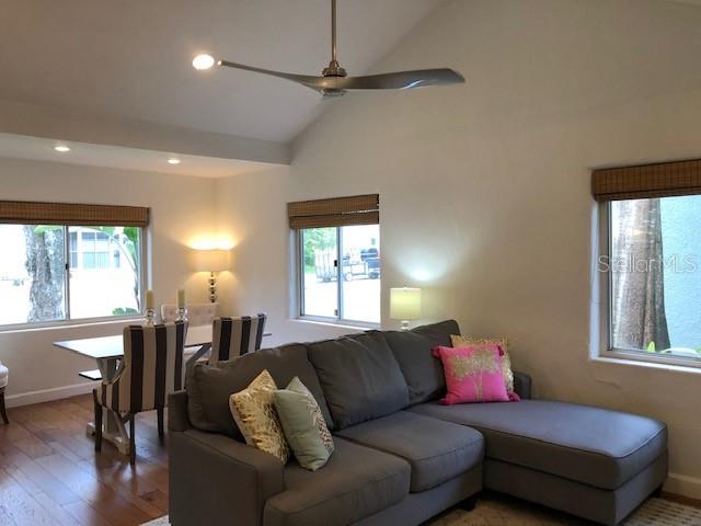 Image 8 of 19 For 521 Winter Park Street