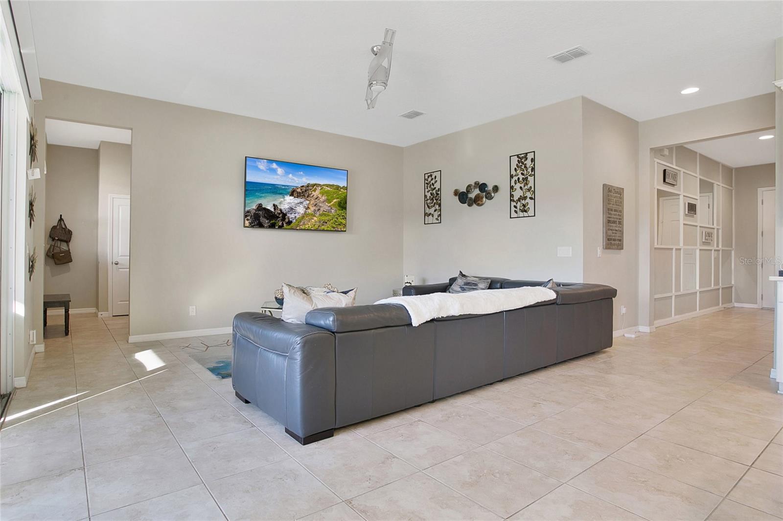 Image 7 of 38 For 5317 Jubiloso Drive