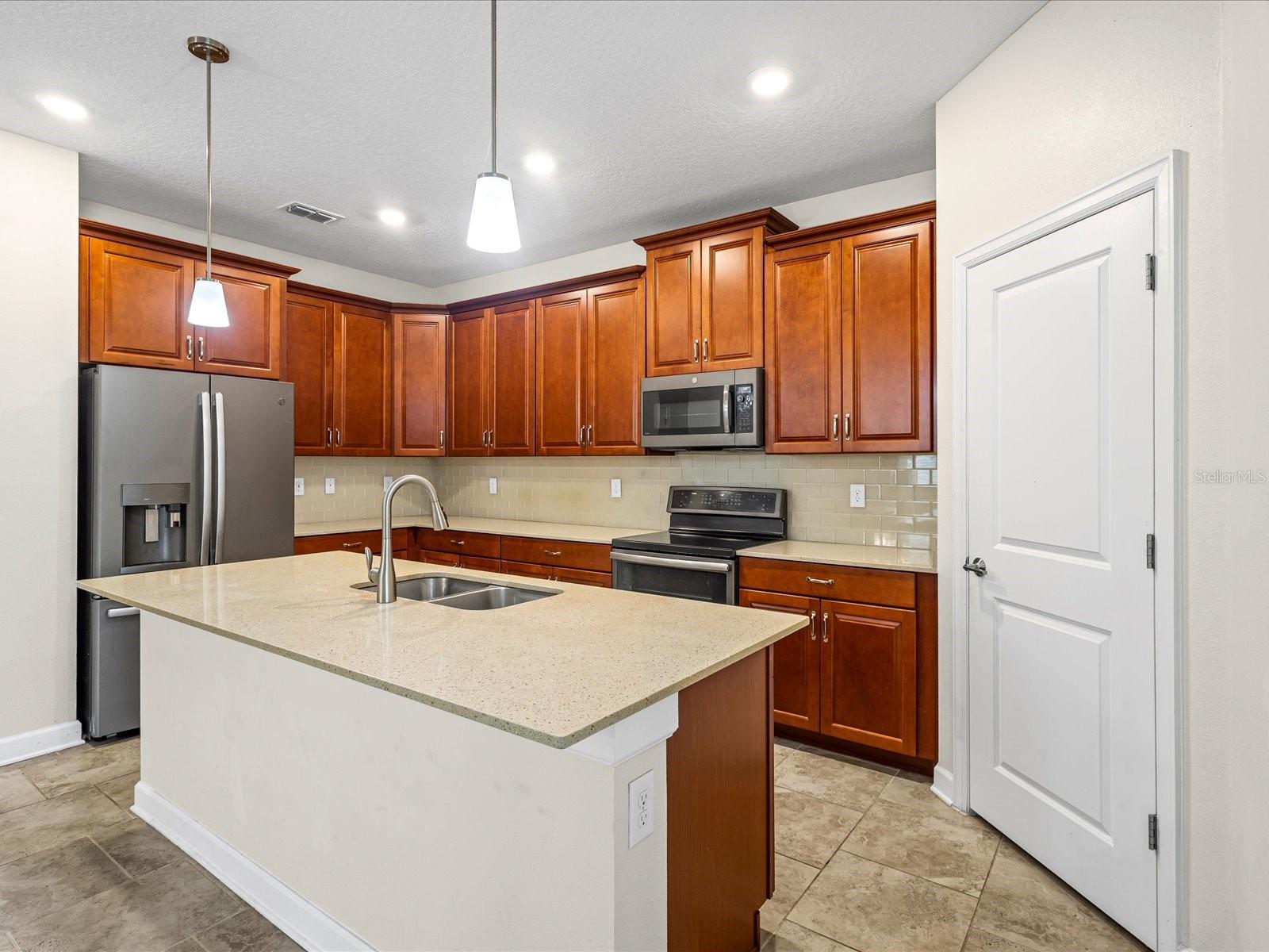 Image 13 of 45 For 213 Preston Avenue