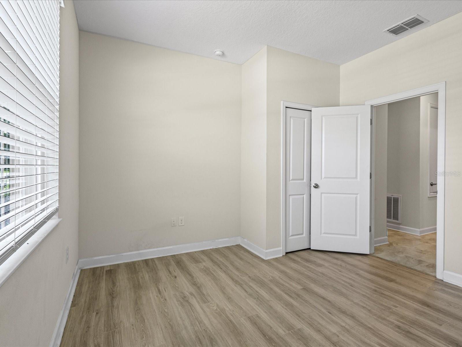 Image 18 of 45 For 213 Preston Avenue