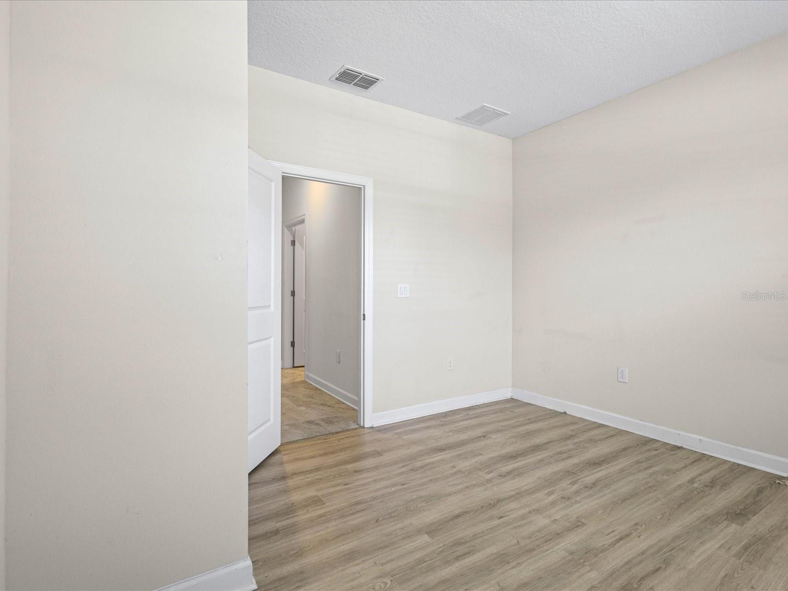 Image 19 of 45 For 213 Preston Avenue