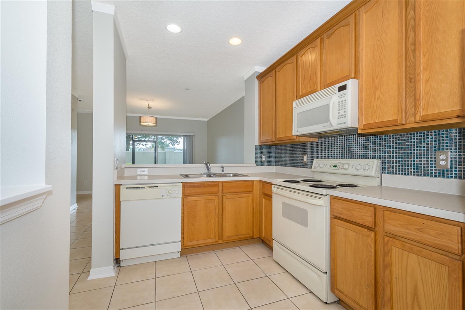 Image 8 of 20 For 3635 Wilshire Way Road 71
