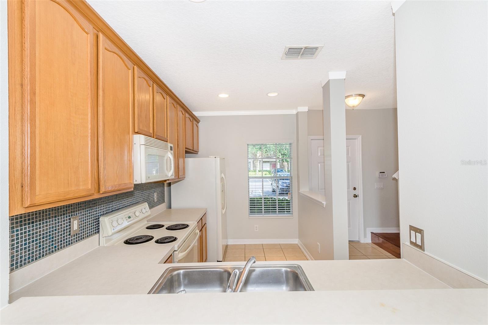 Image 9 of 20 For 3635 Wilshire Way Road 71