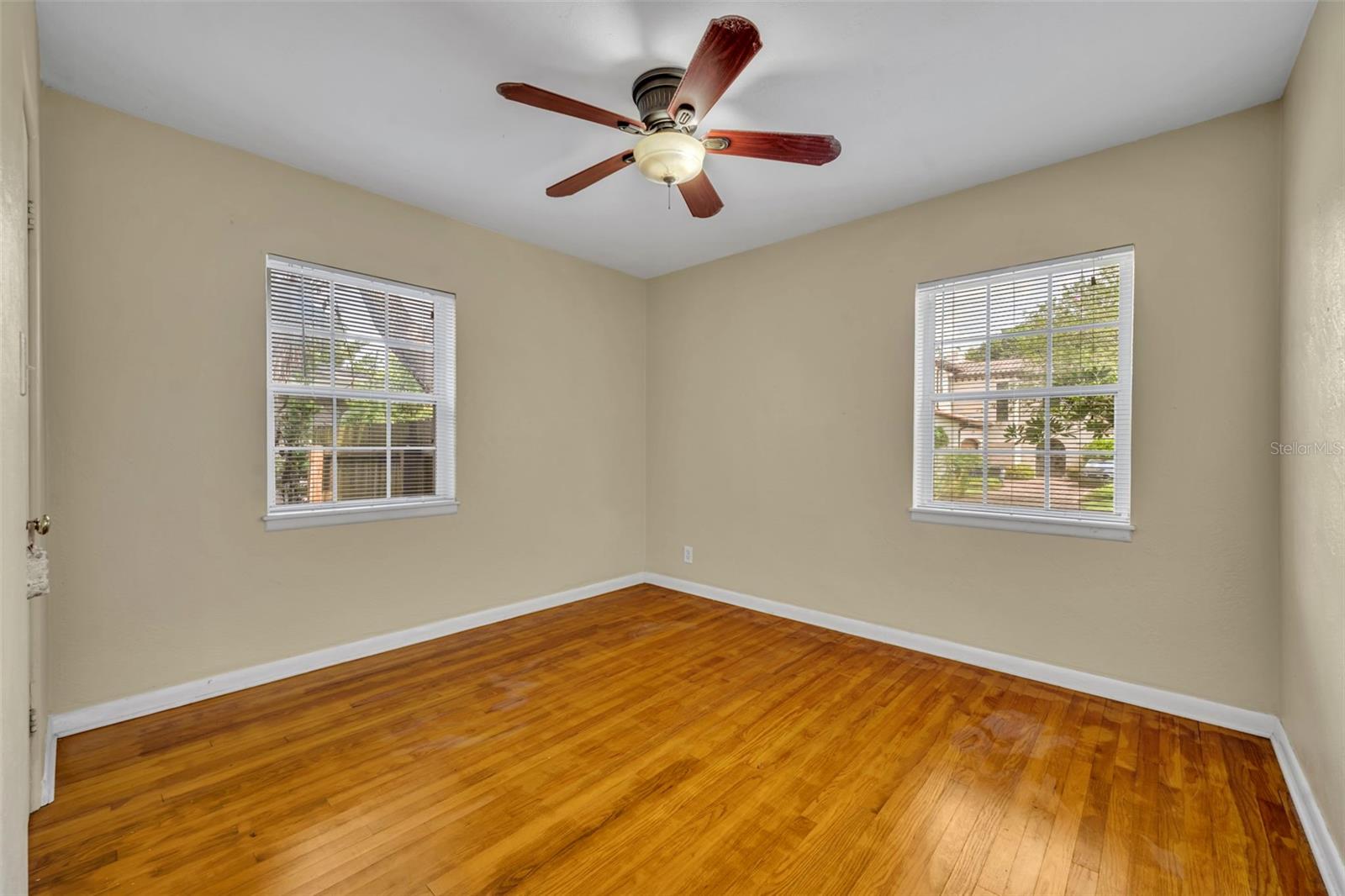 Image 26 of 32 For 1816 Mizell Avenue