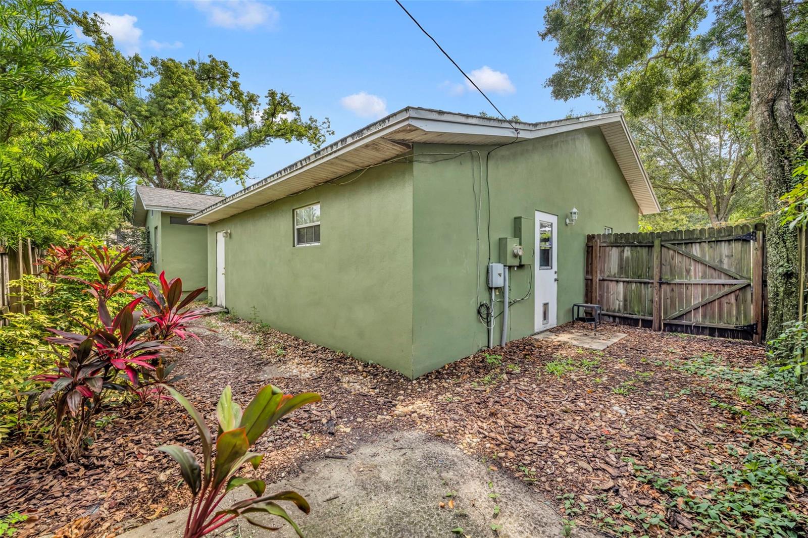 Image 31 of 32 For 1816 Mizell Avenue
