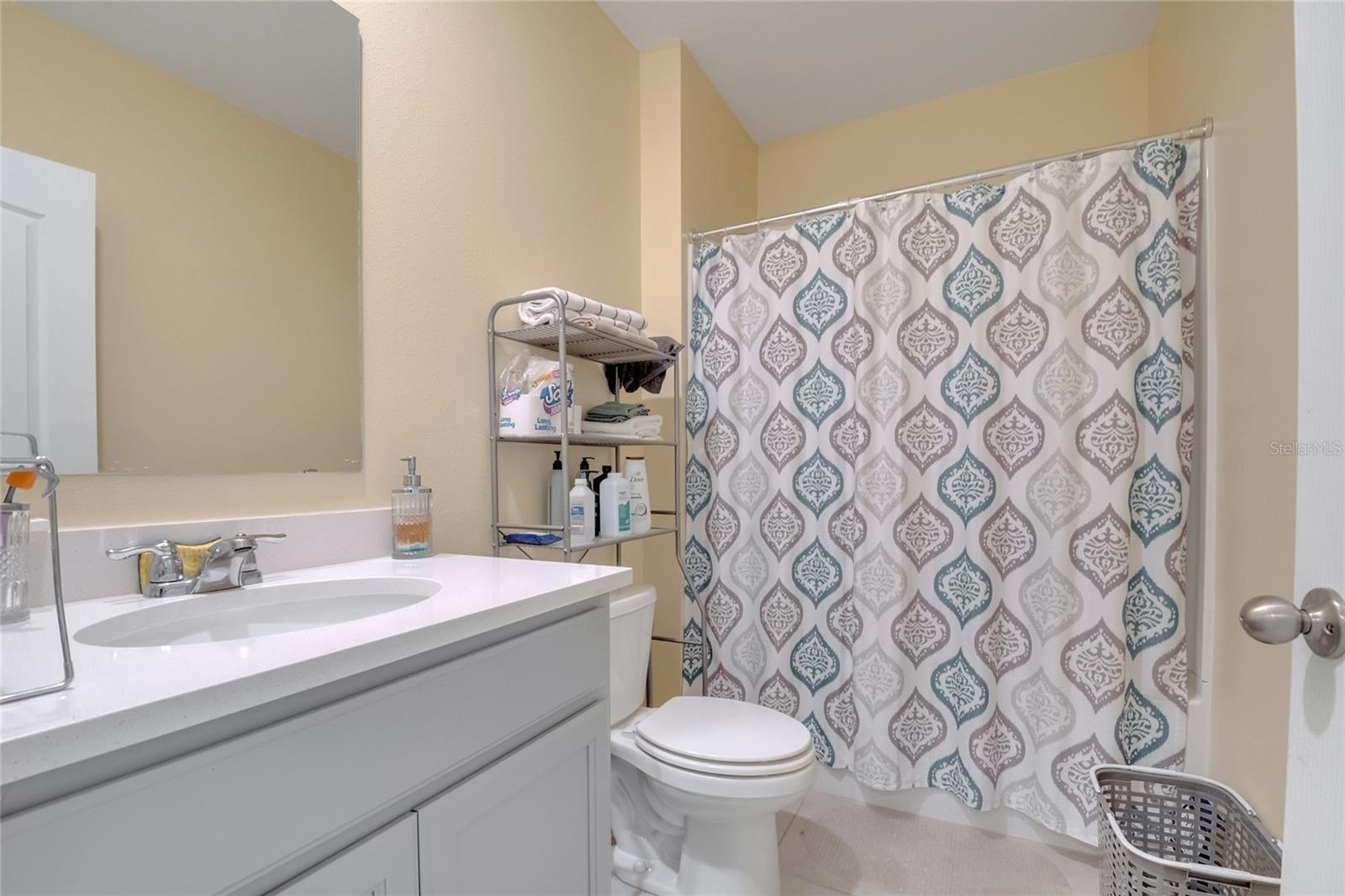 Image 18 of 25 For 877 Ambleside Dr