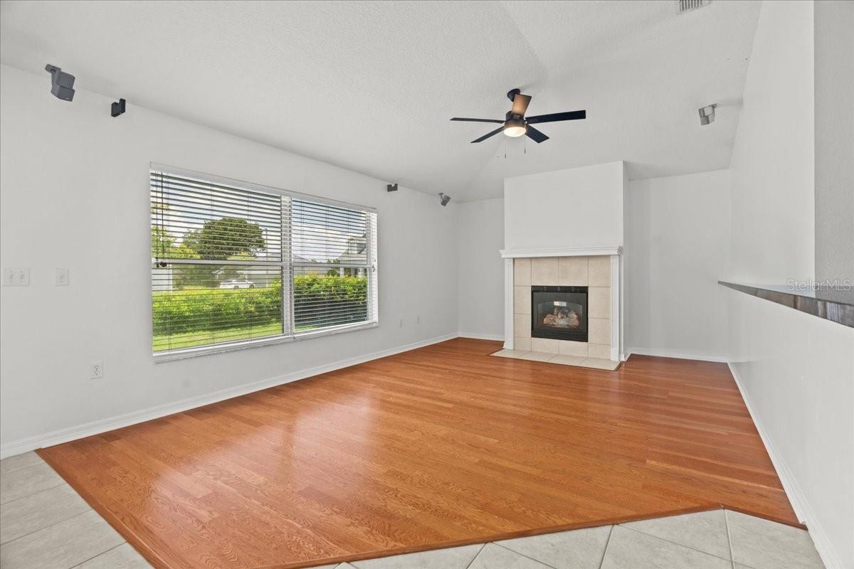 Image 21 of 46 For 274 Palmetto Springs Street