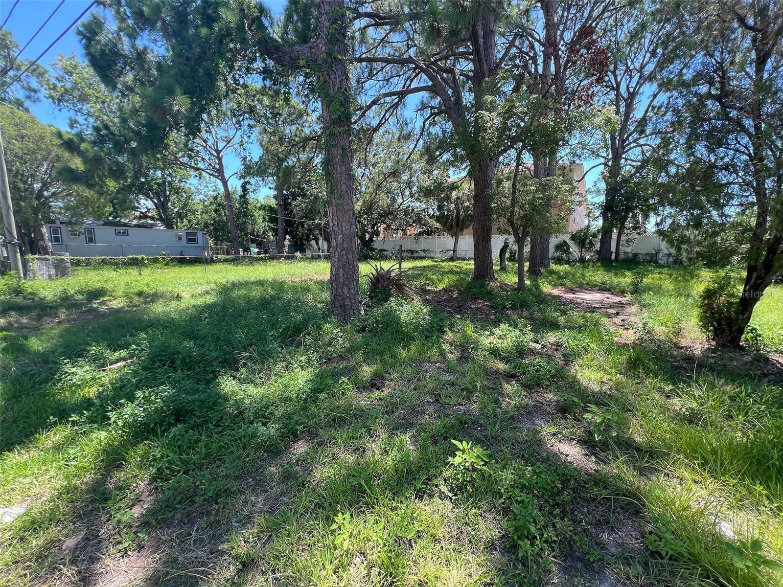 Listing photo id 1 for 5645 Van Doren Avenue