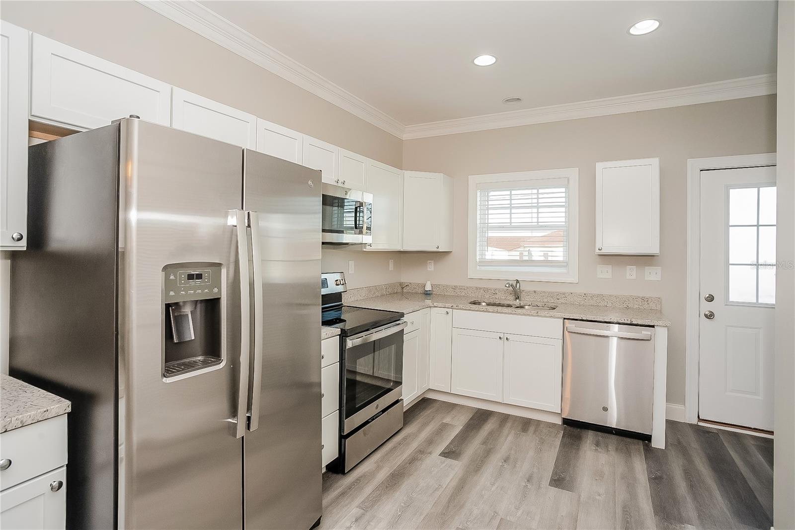Image 7 of 17 For 3155 4th Avenue S