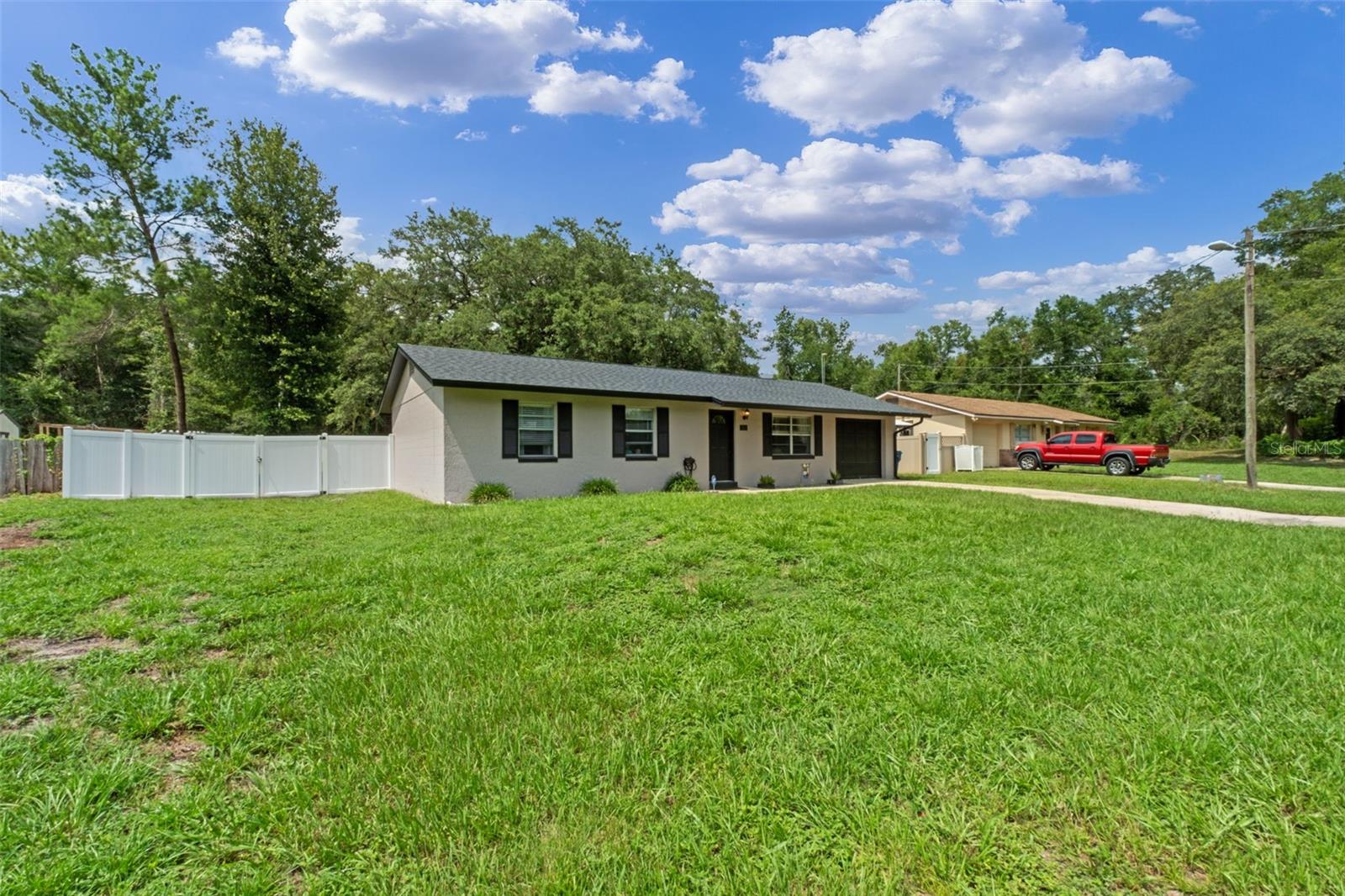 Image 4 of 25 For 311 Dogwood Avenue