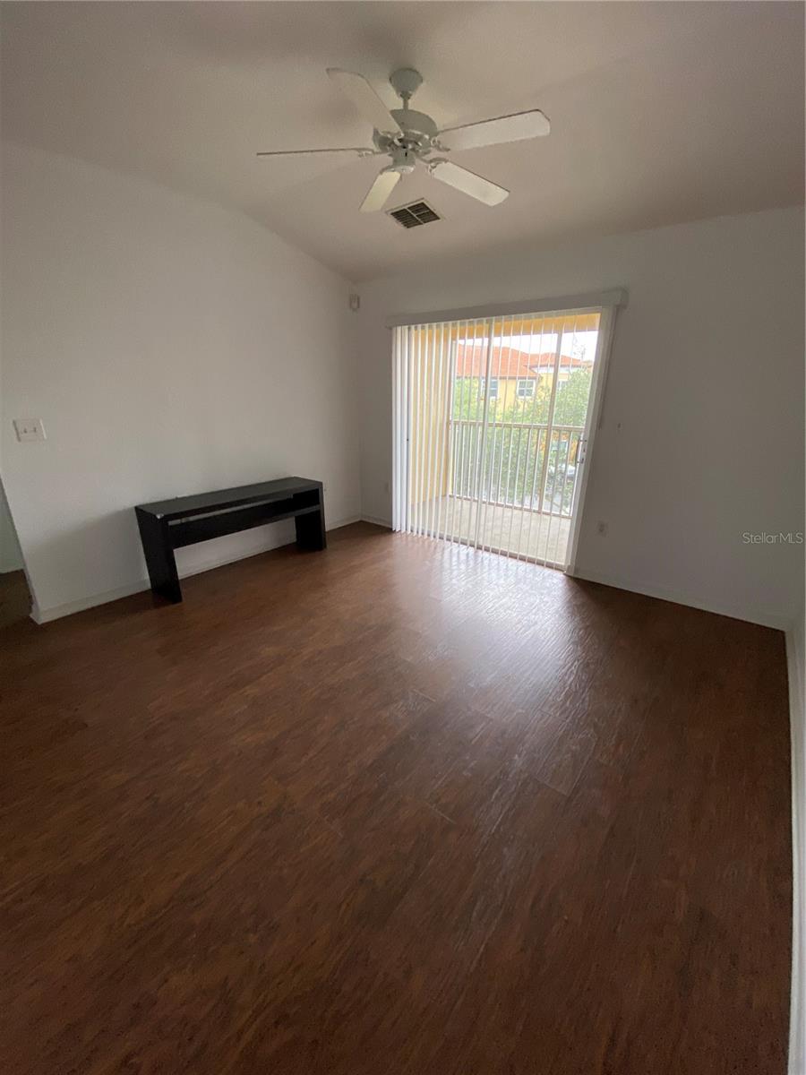 Image 2 of 7 For 5467 Vineland Road 6314
