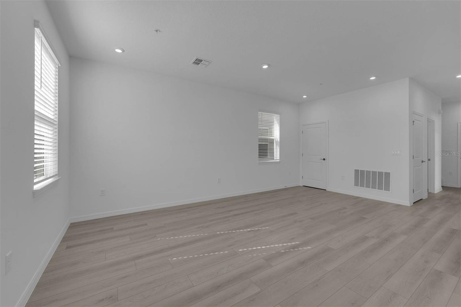Image 4 of 23 For 5622 Stockade Boulevard
