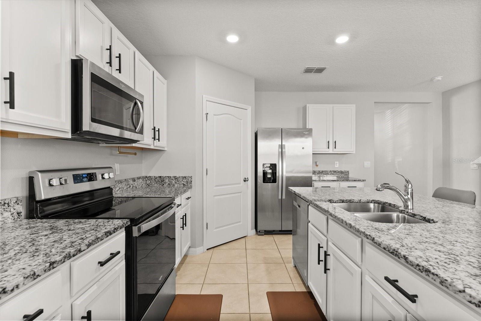 Image 6 of 37 For 11237 Amber Ridge Drive