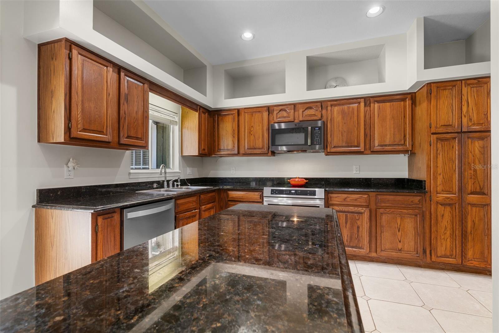 Image 14 of 39 For 7117 Wooded Village
