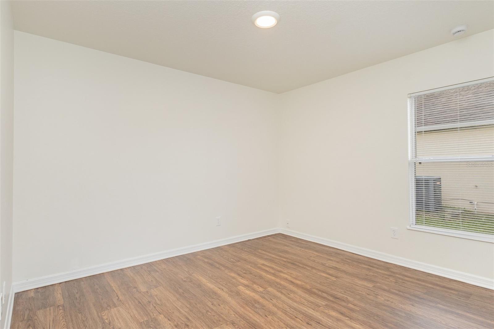 Image 10 of 15 For 4665 Doral Park Avenue