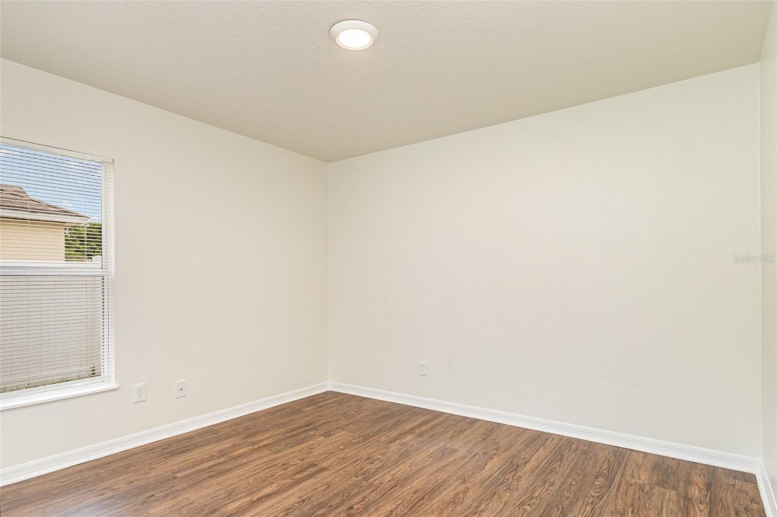 Image 11 of 15 For 4665 Doral Park Avenue