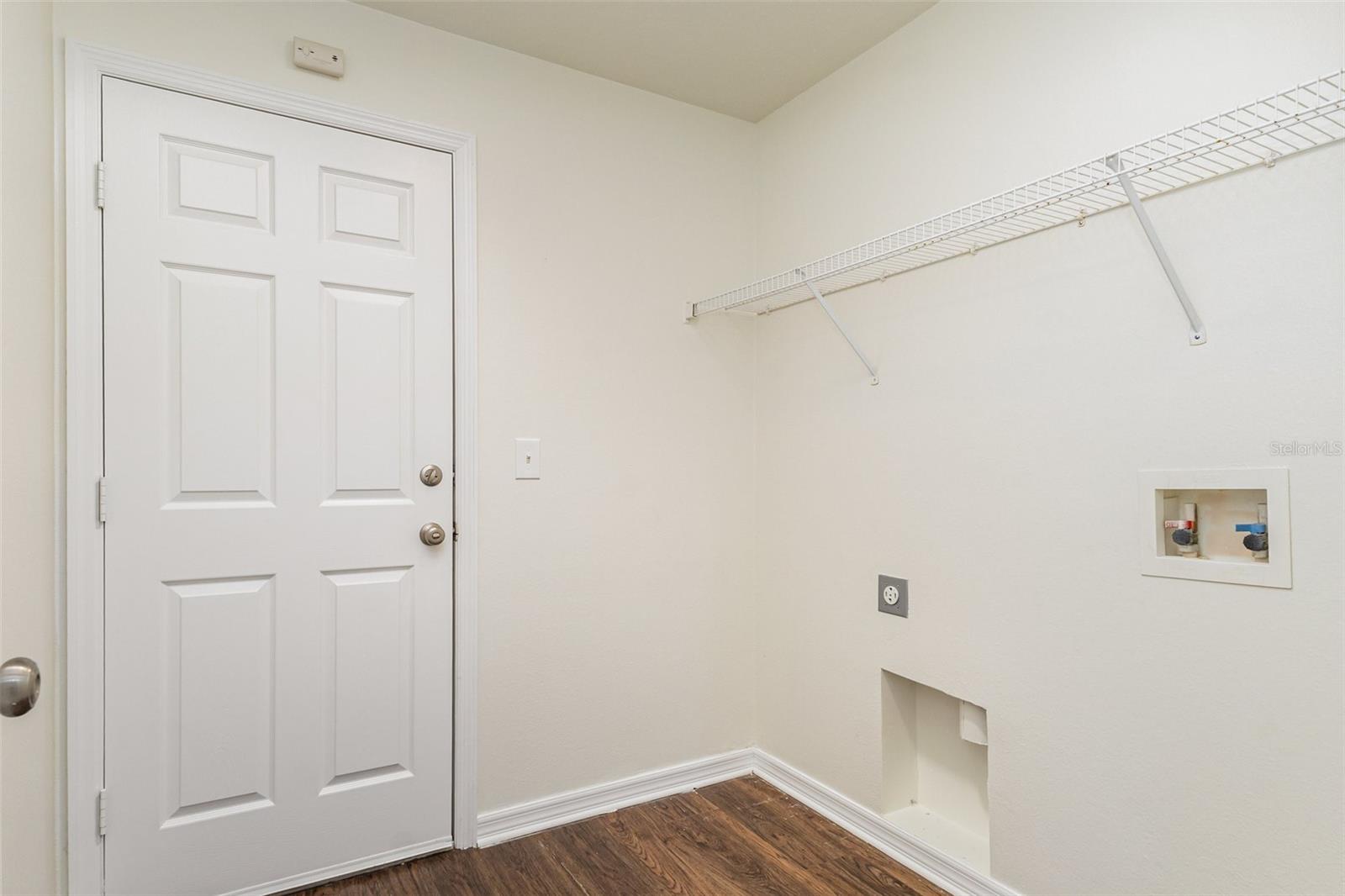 Image 7 of 15 For 4665 Doral Park Avenue