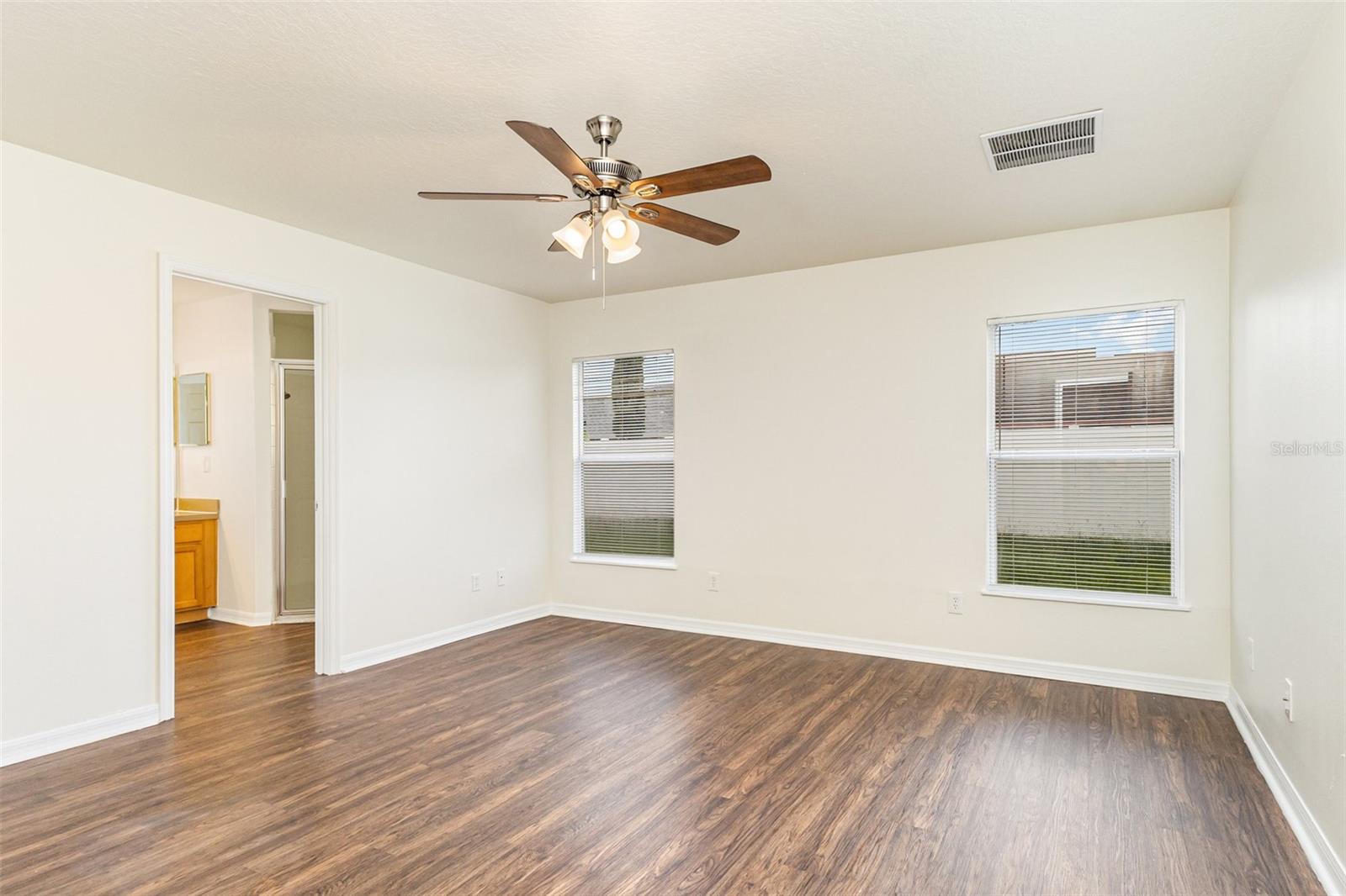 Image 8 of 15 For 4665 Doral Park Avenue