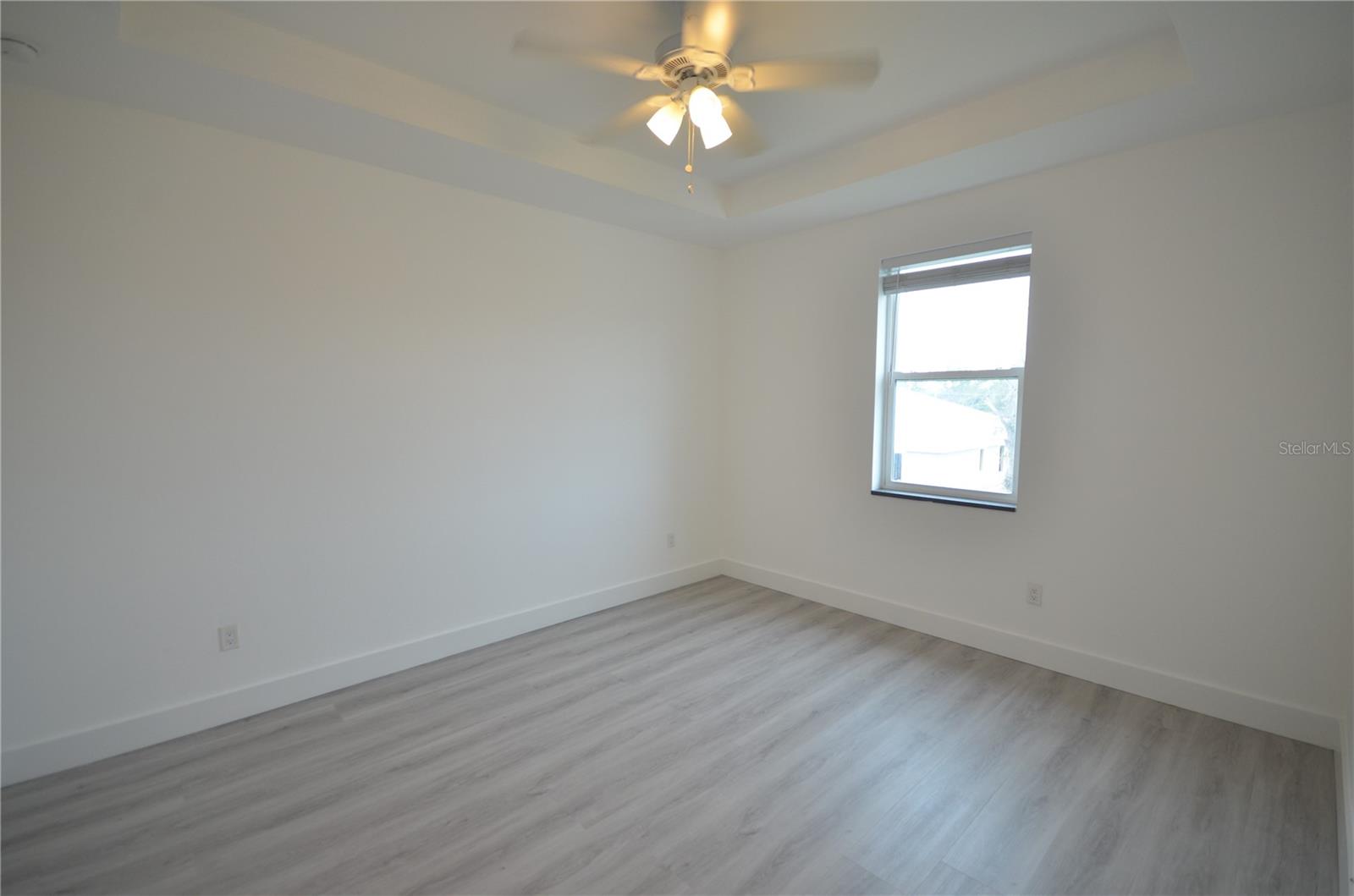 Image 11 of 27 For 8581 Agate Street
