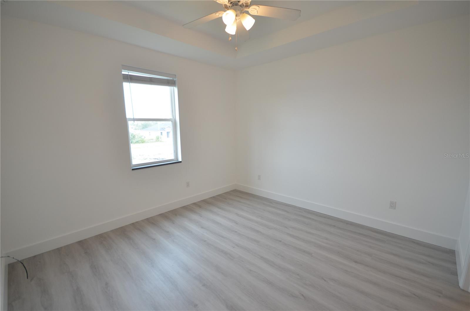 Image 17 of 27 For 8581 Agate Street