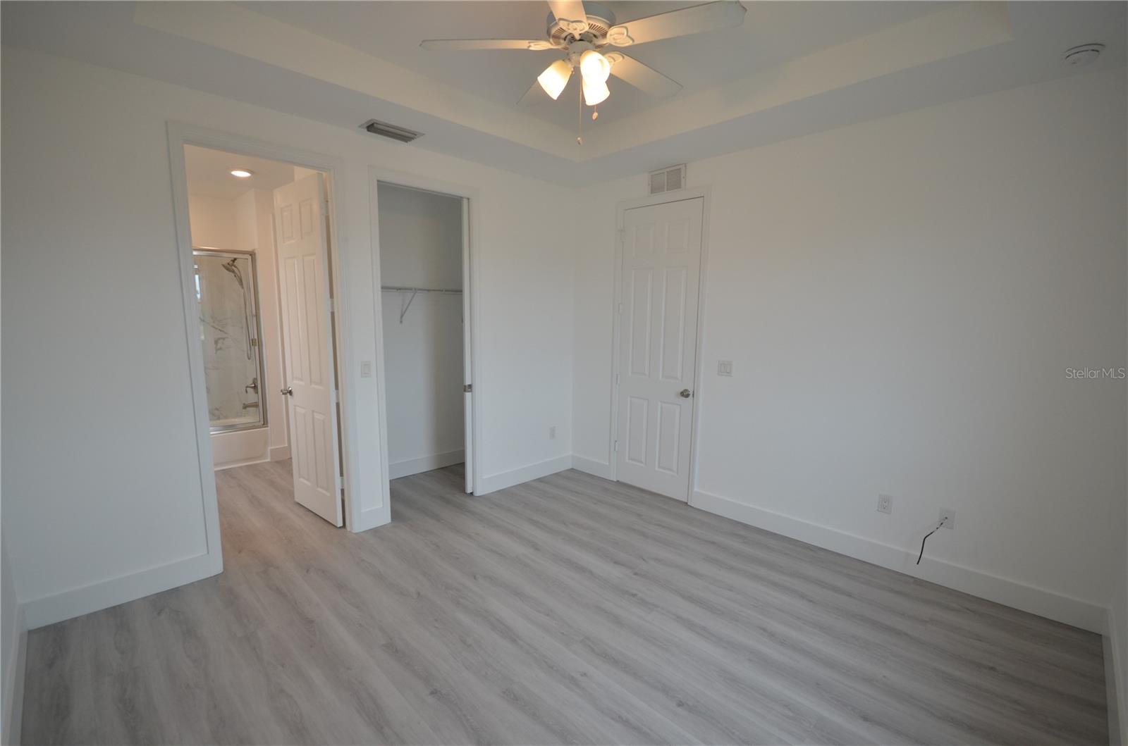 Image 18 of 27 For 8581 Agate Street