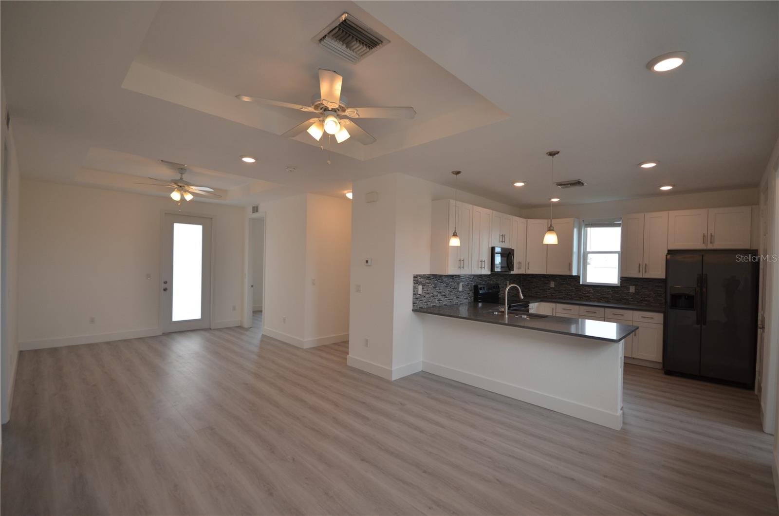 Image 5 of 27 For 8581 Agate Street