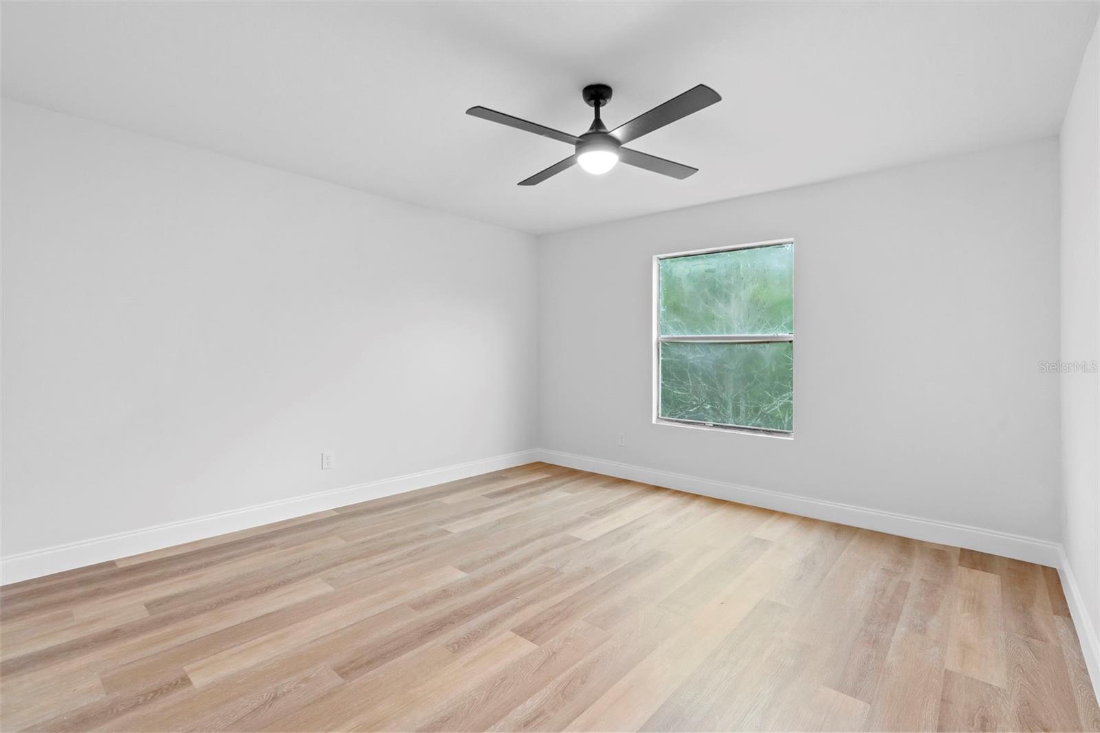 Image 21 of 28 For 745 Pond Pine Court