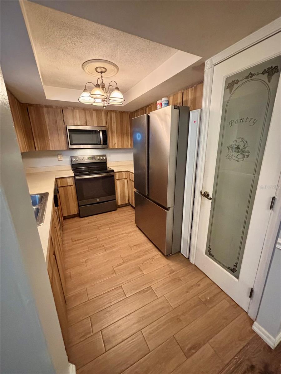 Listing photo id 8 for 8131 Braddock Circle 1