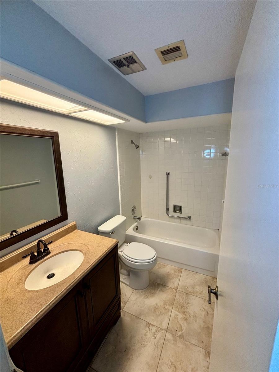 Listing photo id 13 for 8131 Braddock Circle 1