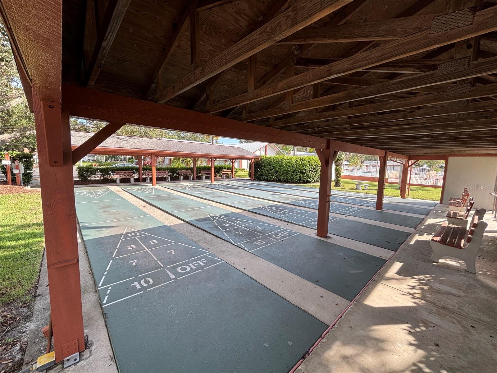 Listing photo id 22 for 8131 Braddock Circle 1