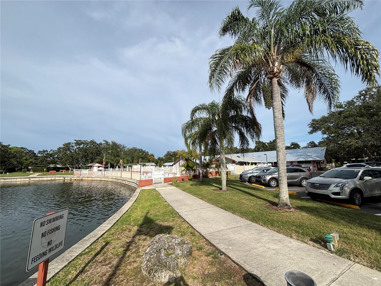 Listing photo id 26 for 8131 Braddock Circle 1