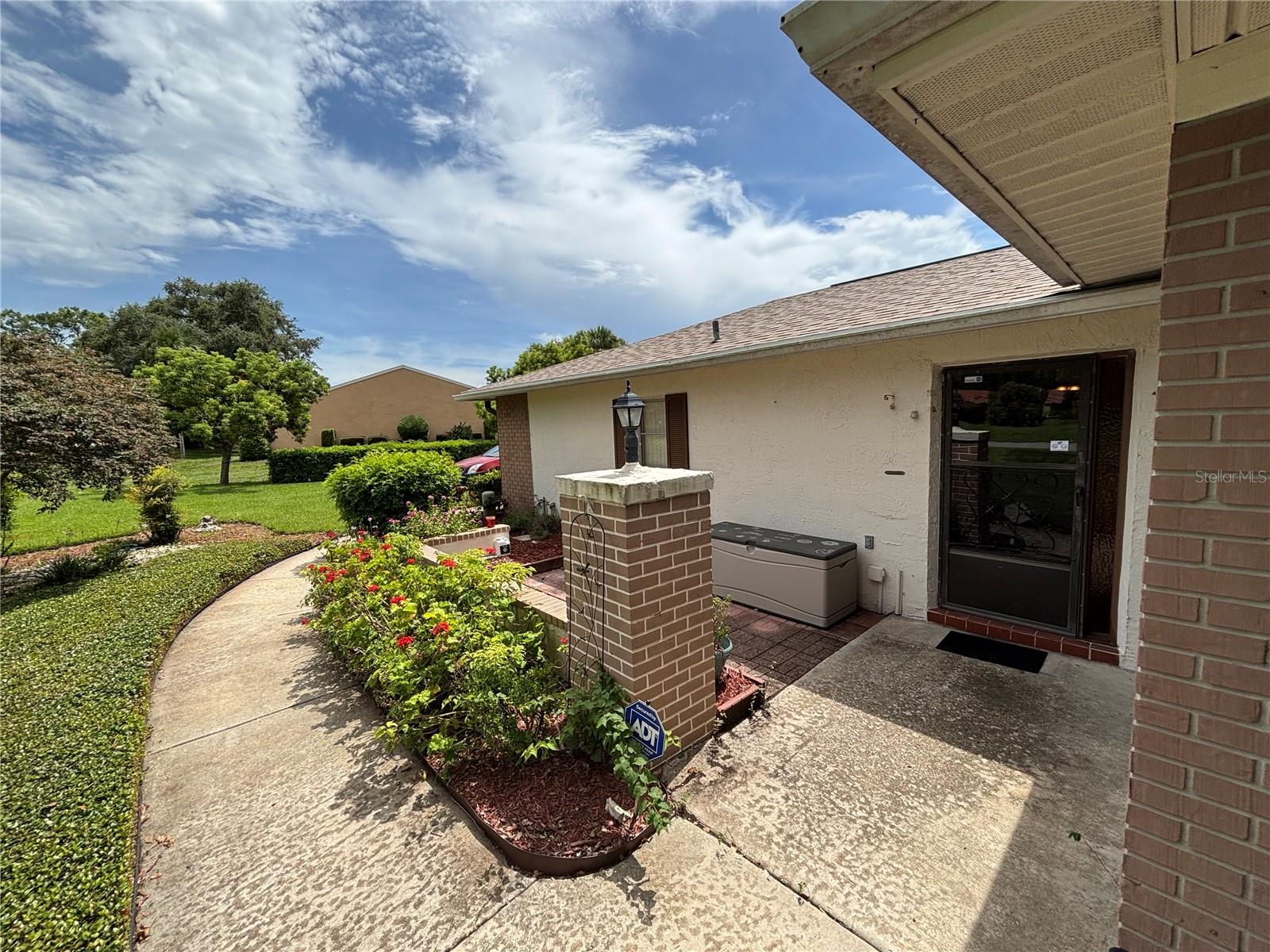 Listing photo id 1 for 8131 Braddock Circle 1