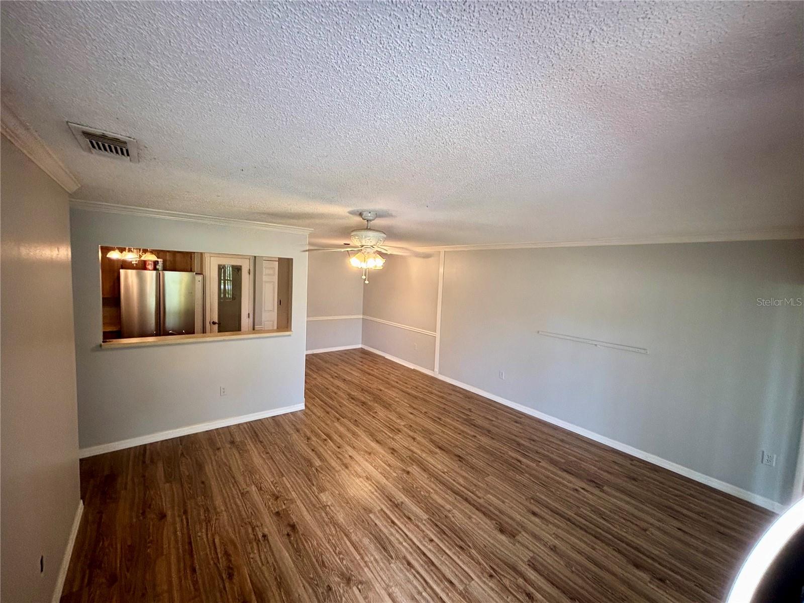 Listing photo id 3 for 8131 Braddock Circle 1