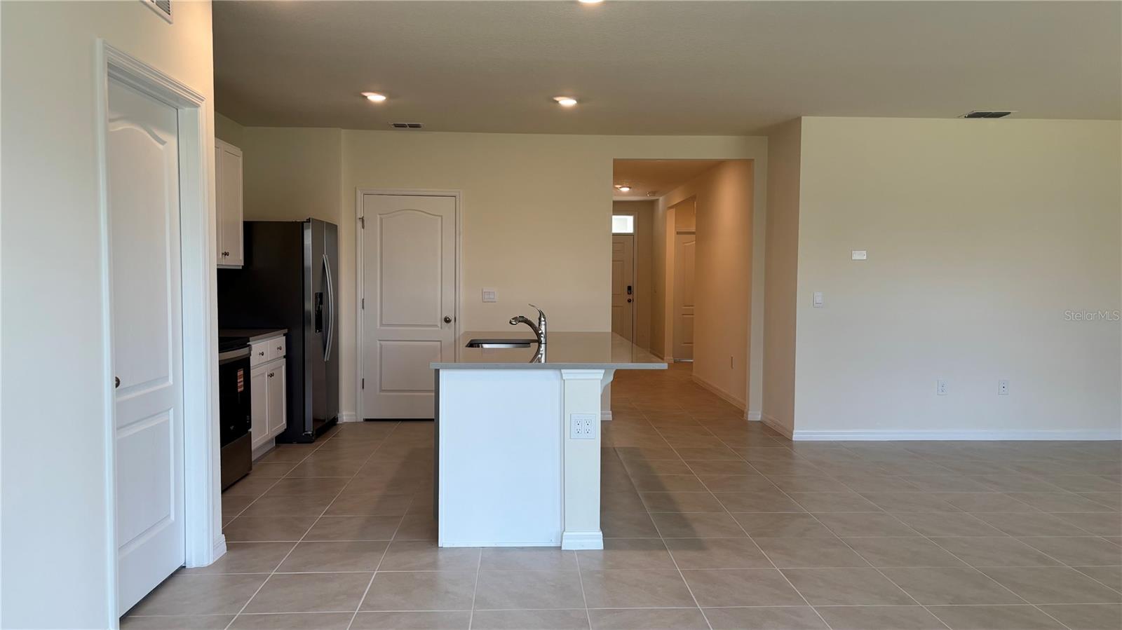 Image 7 of 26 For 420 Taylor Groves Drive