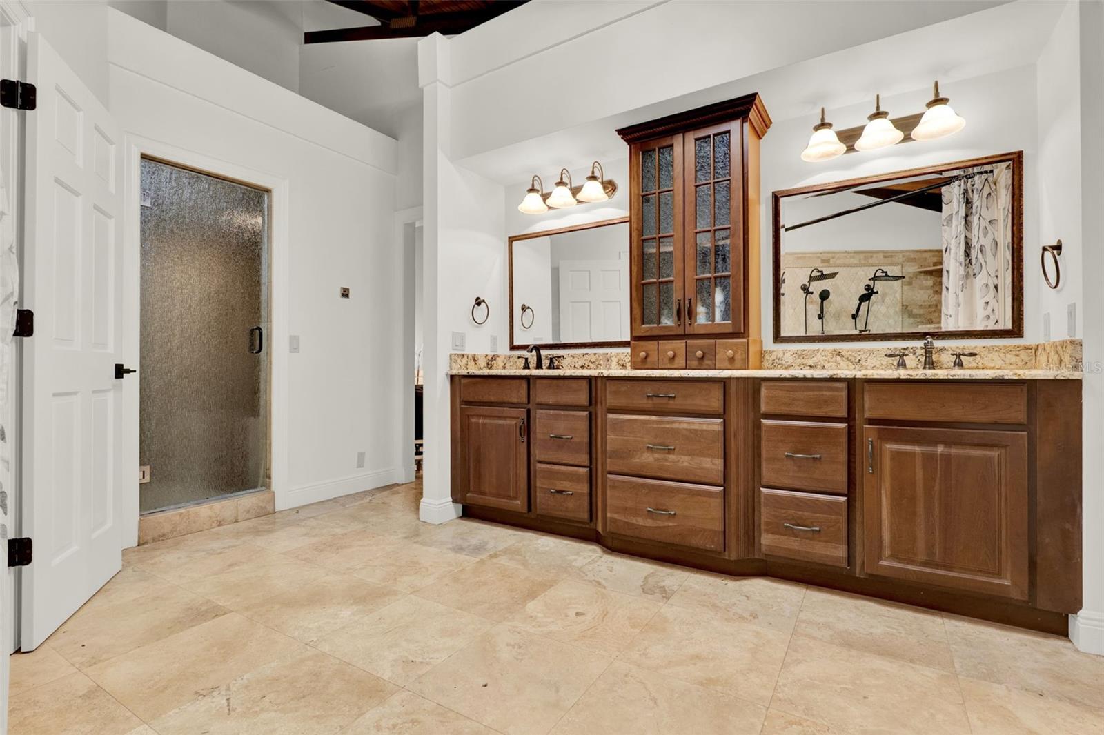 Image 19 of 47 For 120 River Oaks Circle