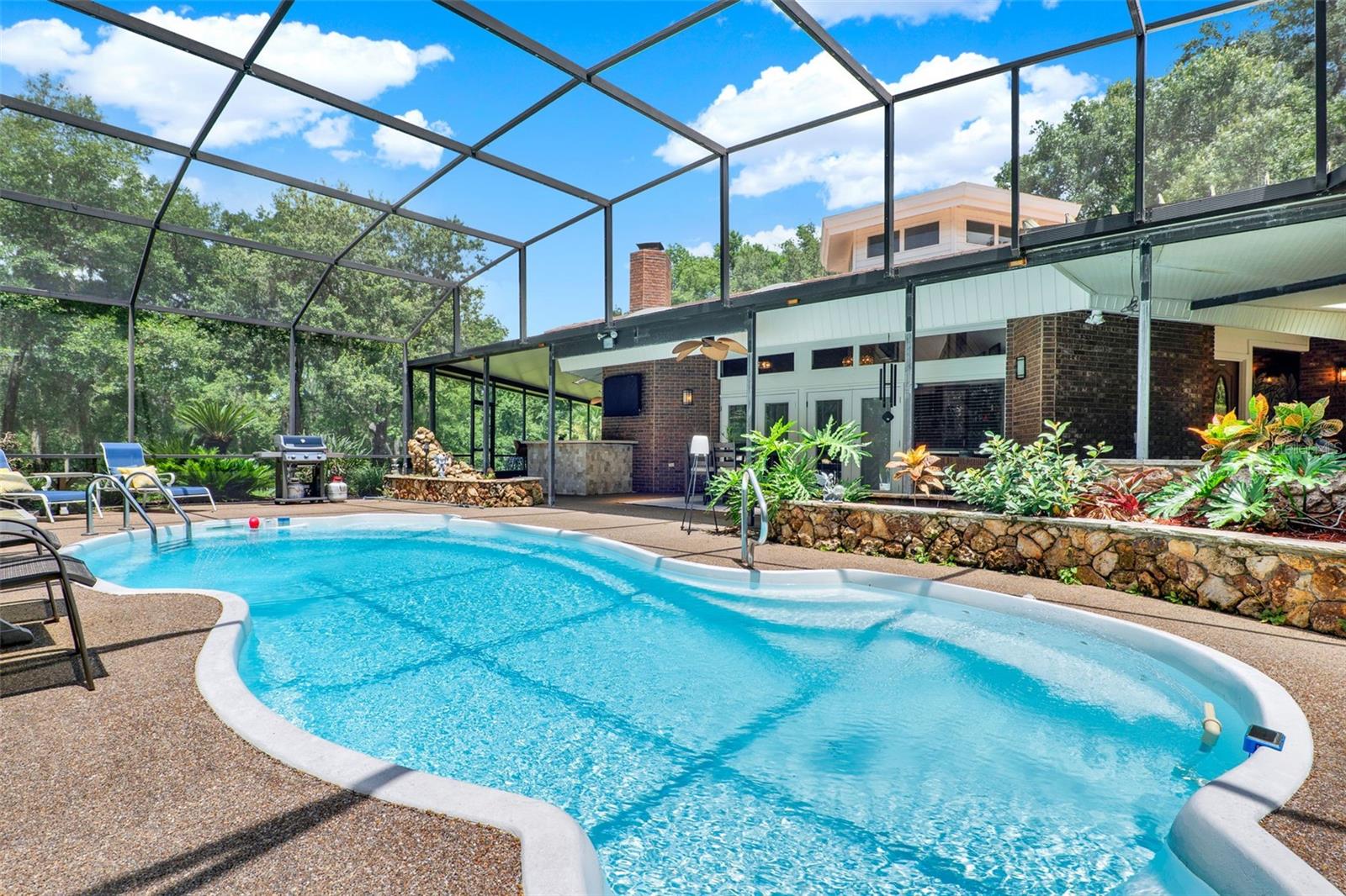Image 30 of 47 For 120 River Oaks Circle