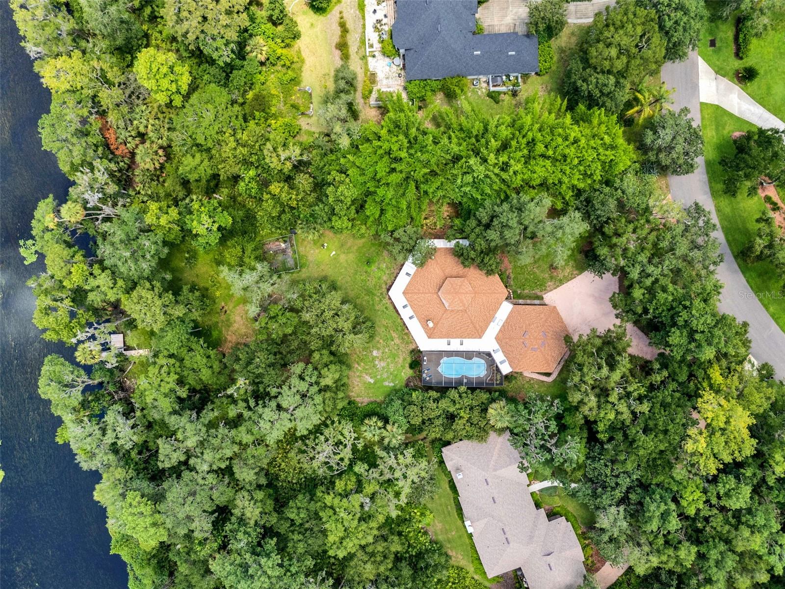 Image 4 of 47 For 120 River Oaks Circle