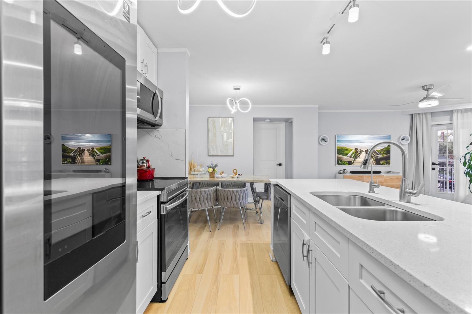 Image 22 of 39 For 6190 Westgate Drive 203