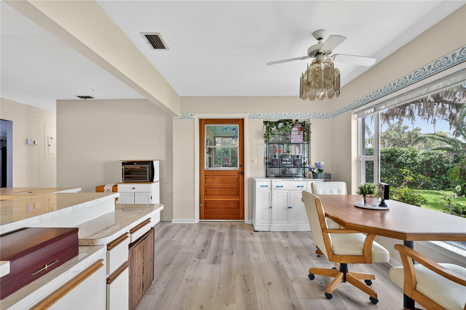 Image 10 of 29 For 7824 Live Oak Lane