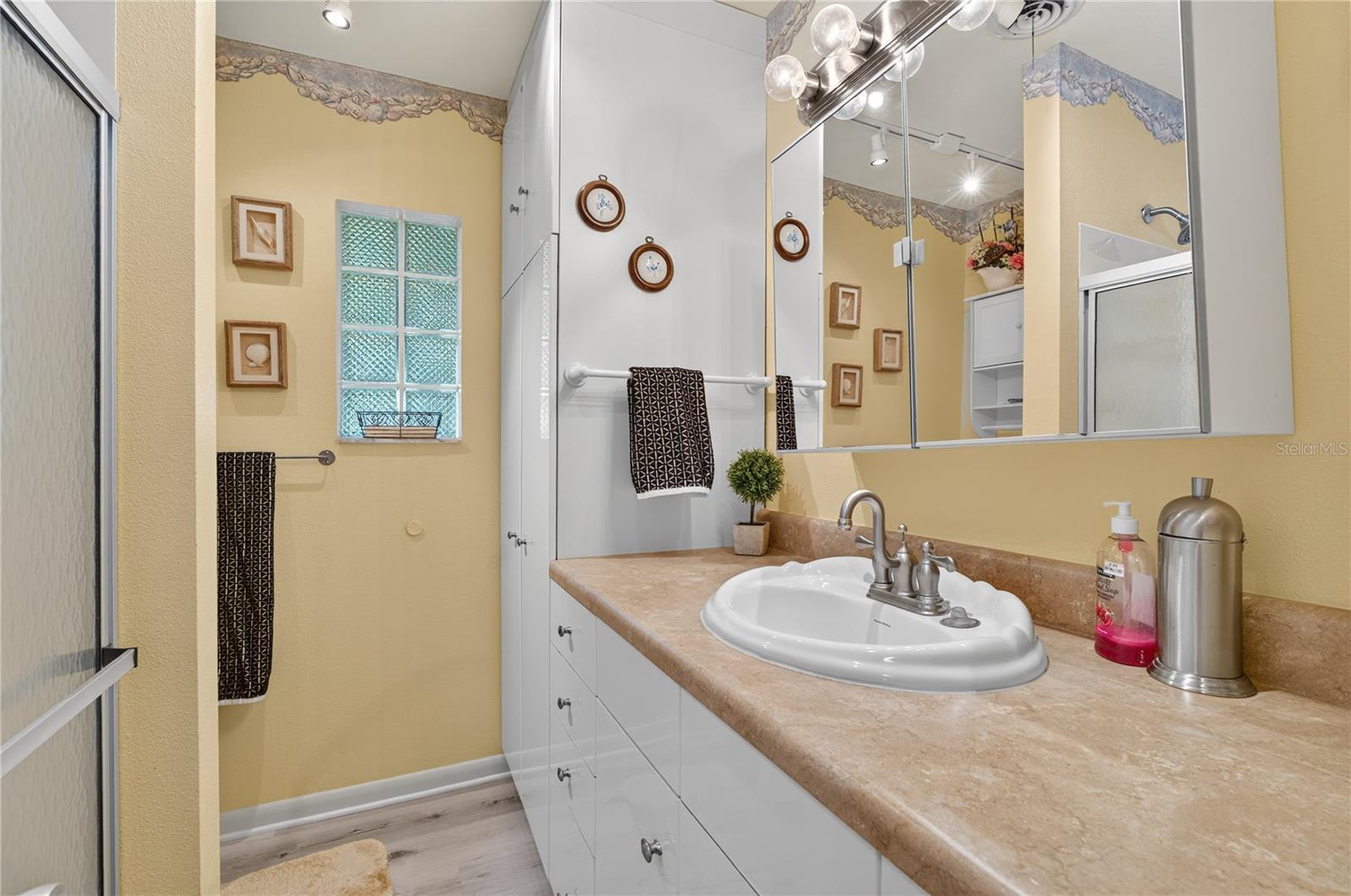 Image 16 of 29 For 7824 Live Oak Lane