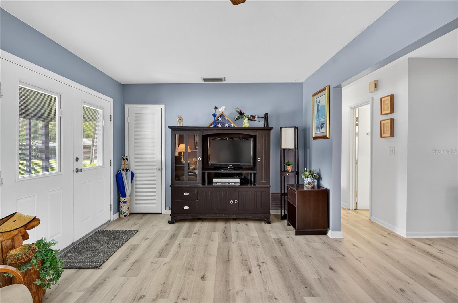 Image 7 of 29 For 7824 Live Oak Lane