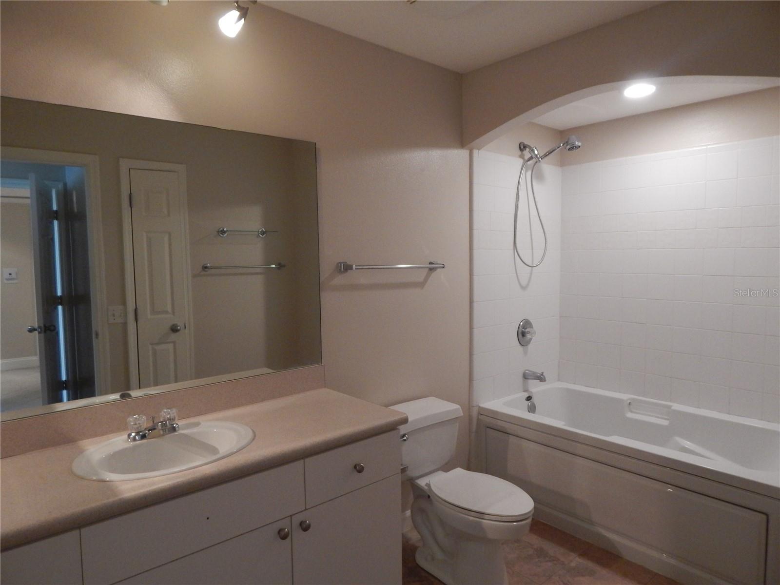 Image 9 of 26 For 322 Central Boulevard 1104