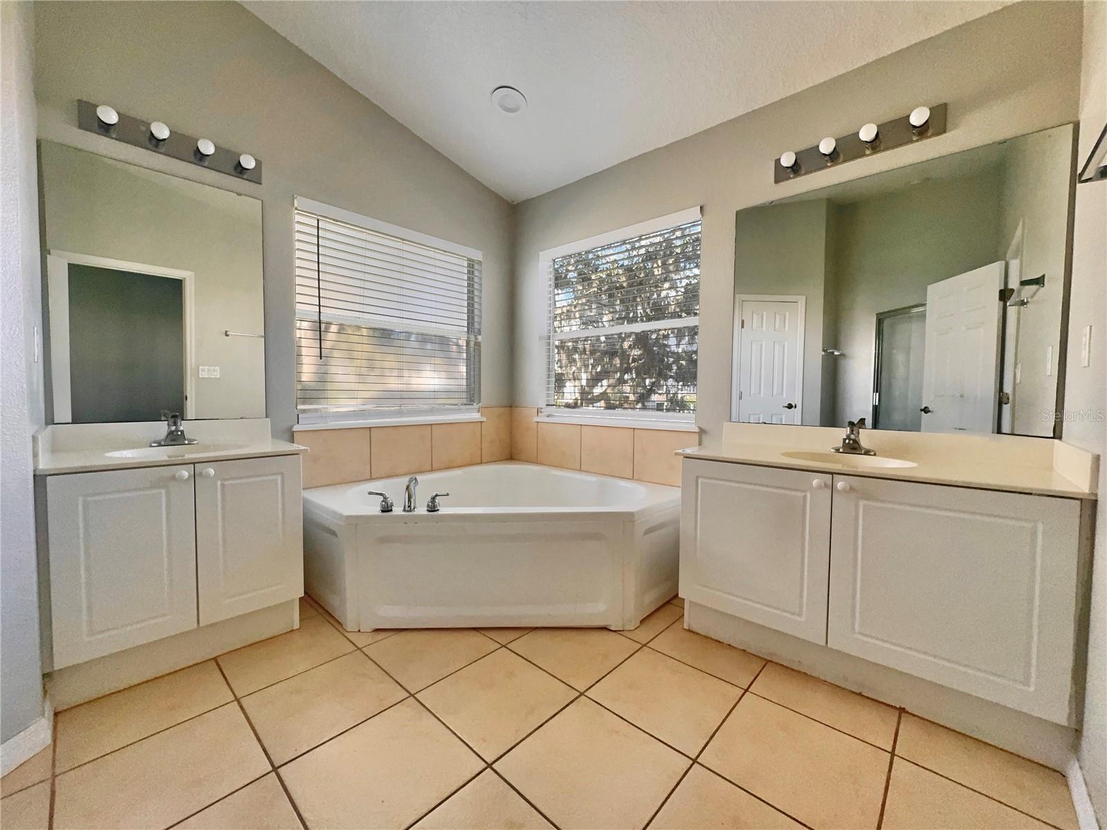 Image 12 of 41 For 2756 Club Cortile Circle