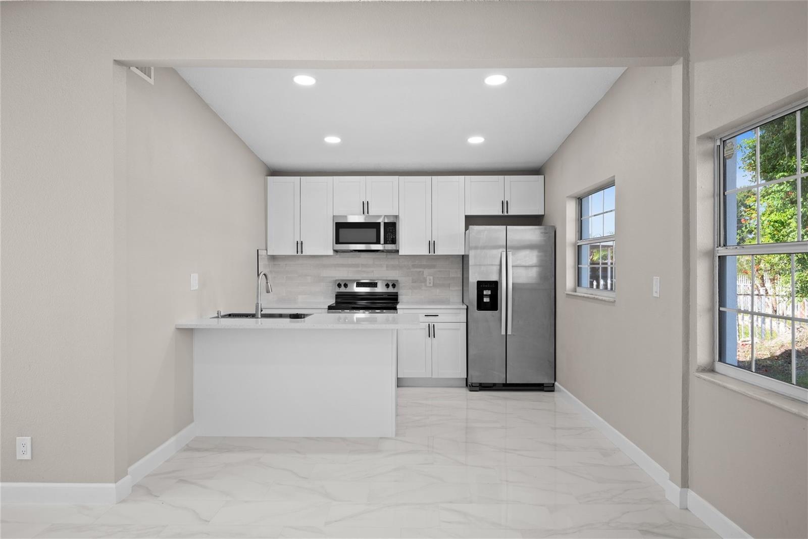 Listing photo id 15 for 6213 Cameron Avenue